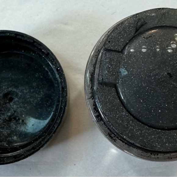 Younique Moodstruck Minerals Pigment Shimmer Eyeshadow - Devious - Picture 3 of 4